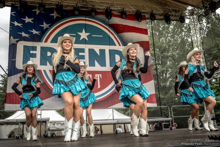 FriendsFest-2019-276(JZ5_5329)