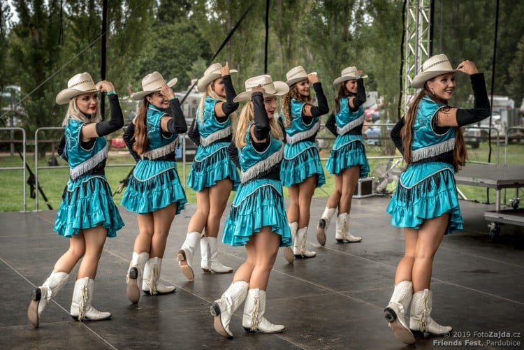 FriendsFest-2019-279(JZ5_5349)