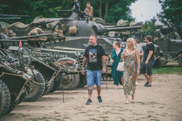 MILITARY, VOJENSKÁ HISTORIE, ZBRANĚ